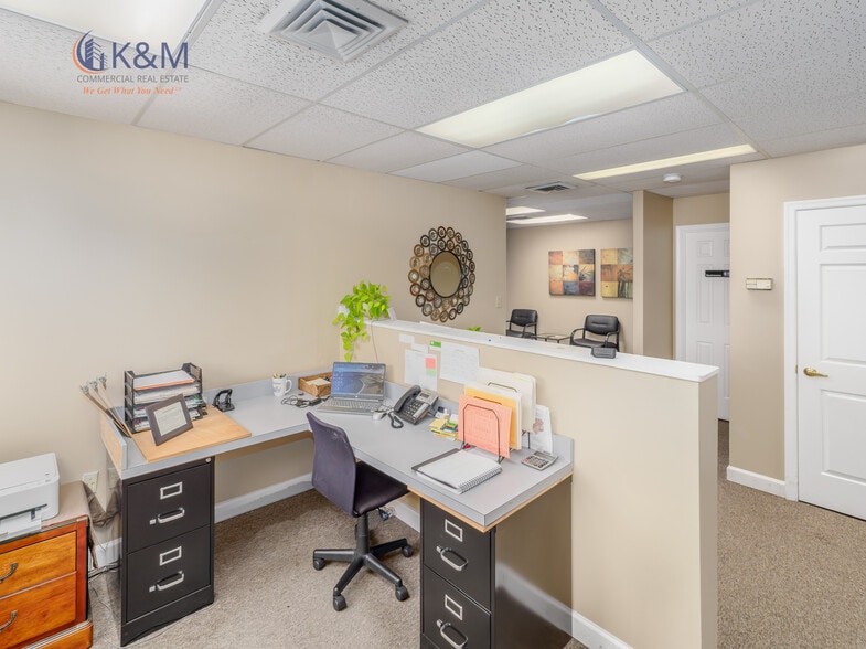 More Photos Of 10875 Main St, Fairfax Medical For Sale