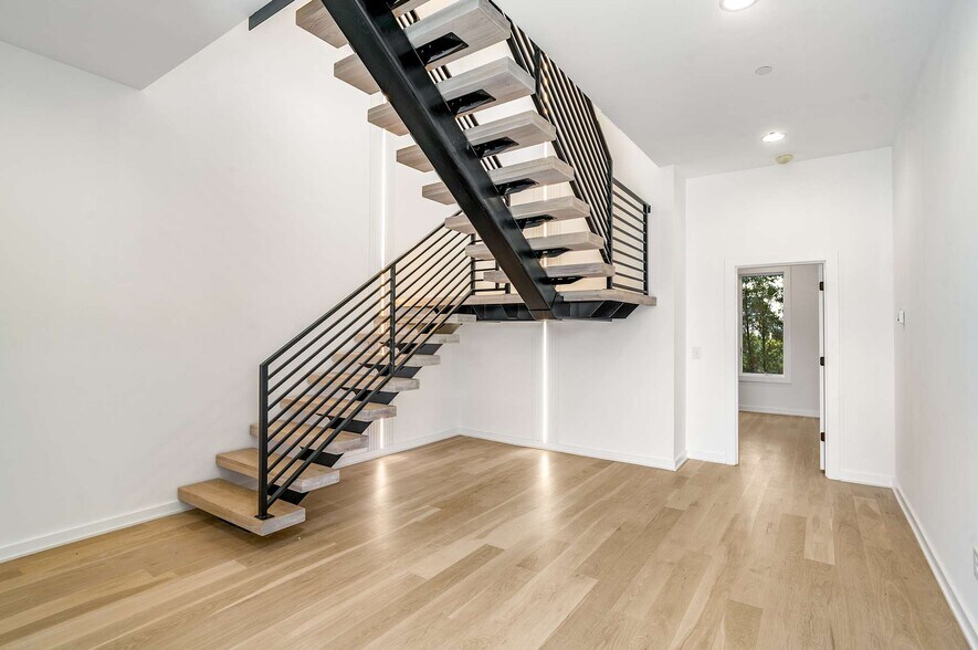 More Photos Of 1017 12th Ave S, Nashville Apartments For Sale