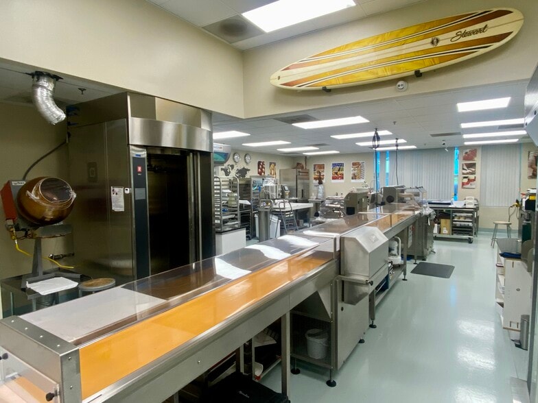 More Photos Of 3057 Edinger Ave, Tustin Research And Development For Sale