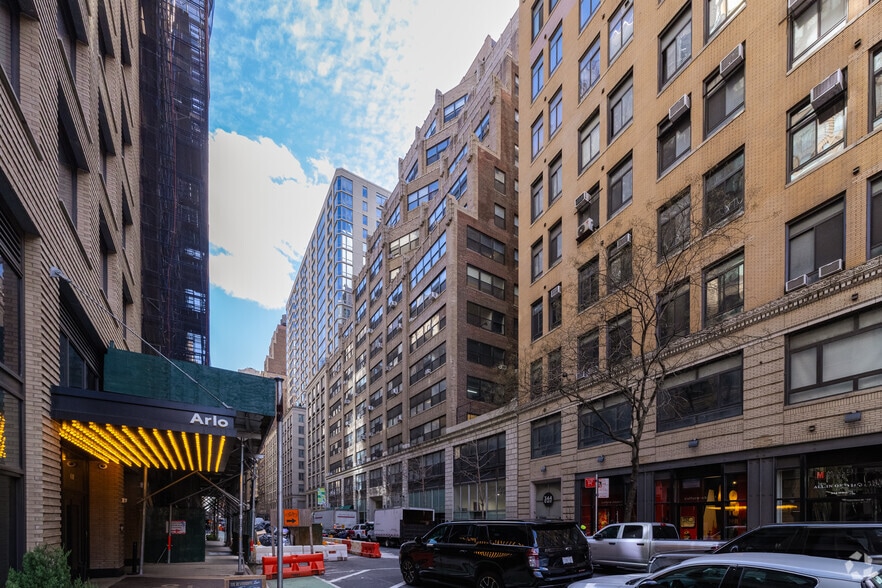 Primary Photo Of 330 W 38th St, New York Office For Lease