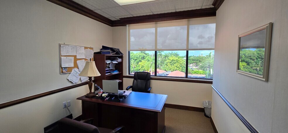 More Photos Of 2375 Tamiami Trl N, Naples Loft Creative Space For Sale