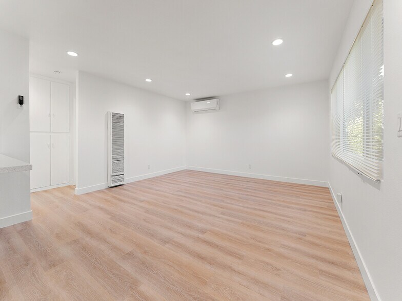 More Photos Of 308 S Laurel St, Santa Ana Apartments For Sale