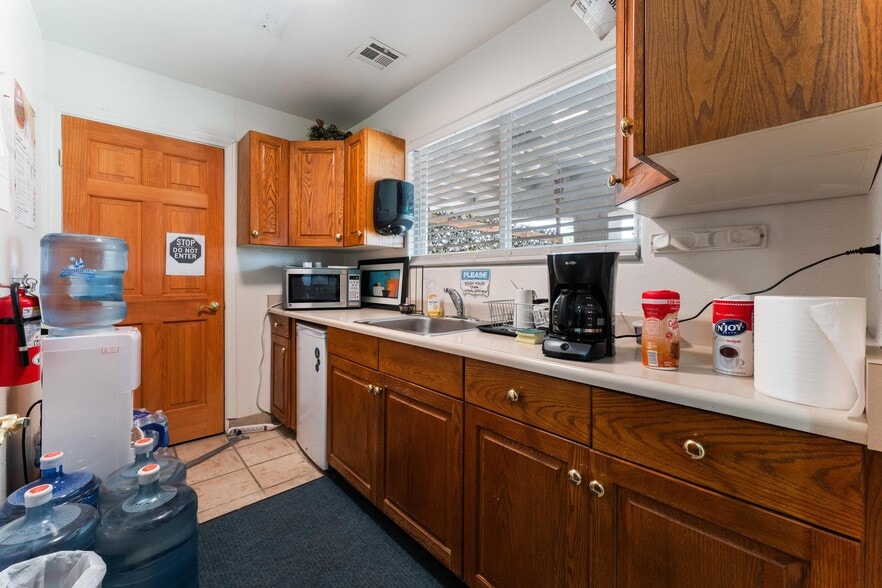 More Photos Of , Las Vegas Office For Sale