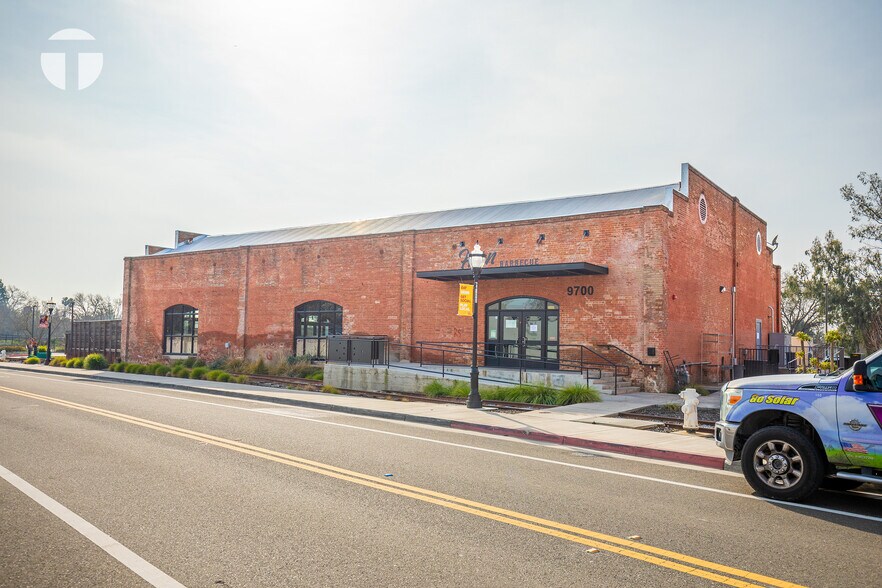 More Photos Of 9699 Railroad St, Elk Grove Restaurant For Lease