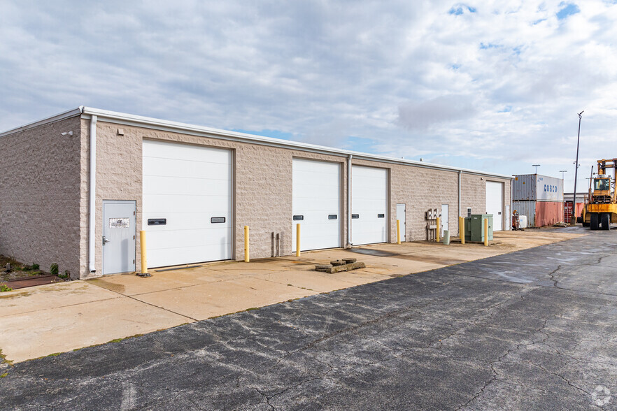 Primary Photo Of 7180 E Reed Rd, Coal City Warehouse For Lease