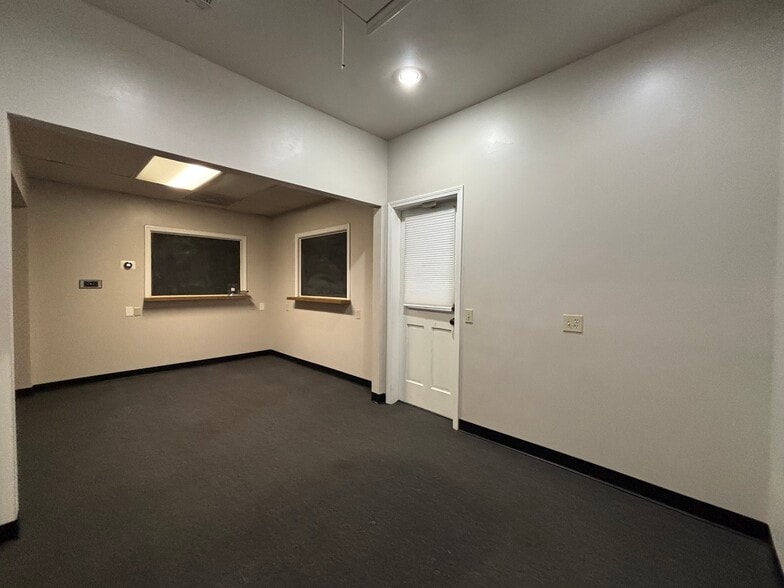 More Photos Of 4835 S Fulton Ave, Tulsa Medical For Lease