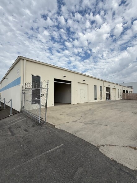 Primary Photo Of 1715-1753 E Borchard Ave, Santa Ana Manufacturing For Lease