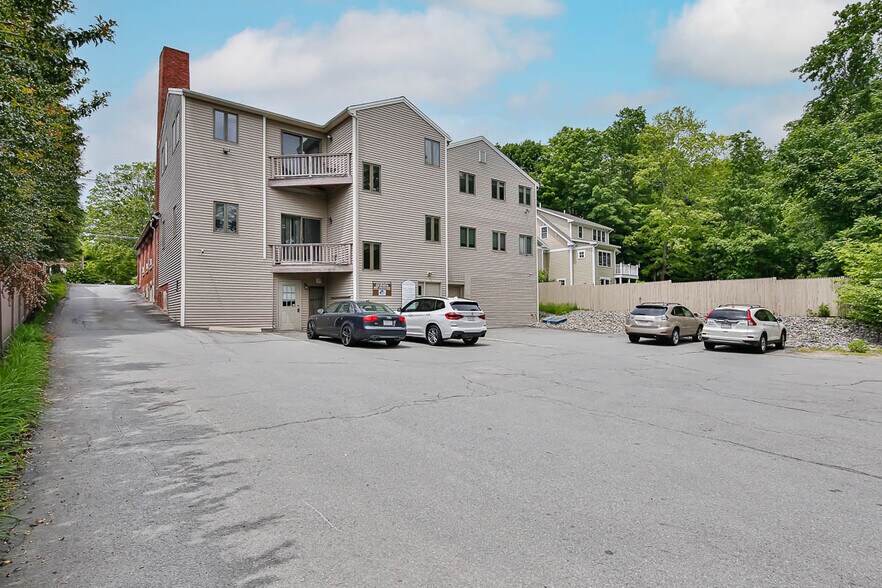 More Photos Of 143 State St, Newburyport Loft Creative Space For Lease