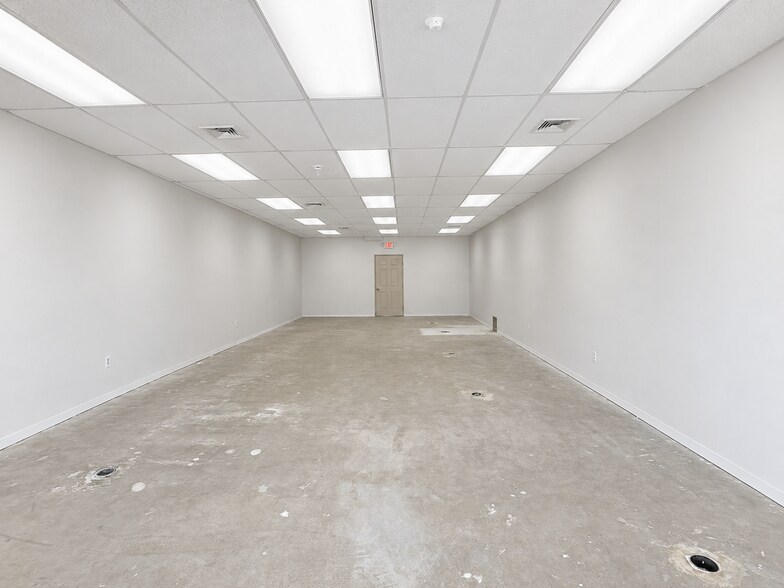 More Photos Of 46520 County Road 48, Southold Unknown For Lease