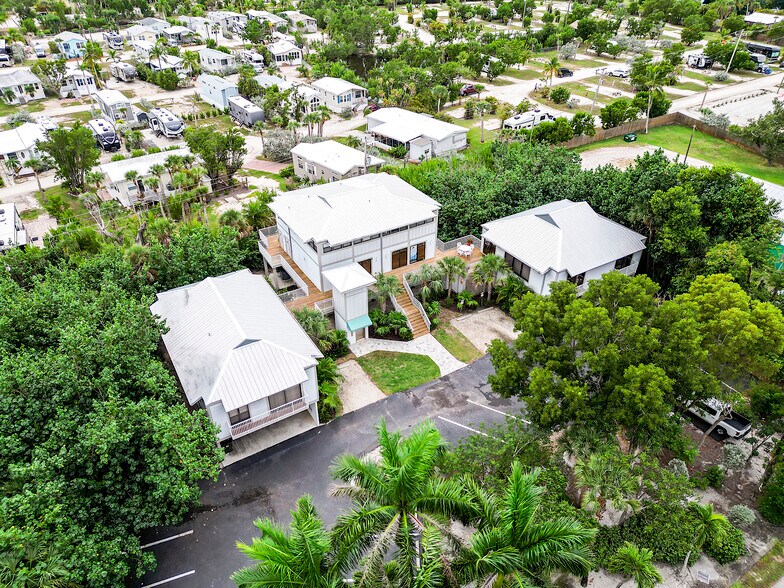More Photos Of 1149 Periwinkle Way, Sanibel Office For Sale