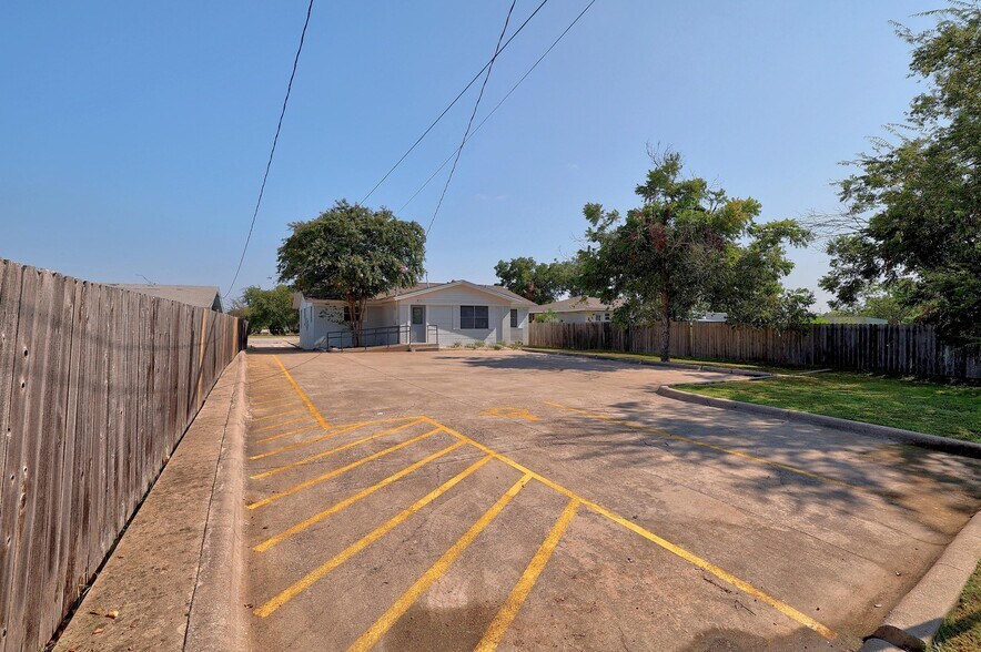 More Photos Of 508 Fm-1460, Georgetown Office For Sale