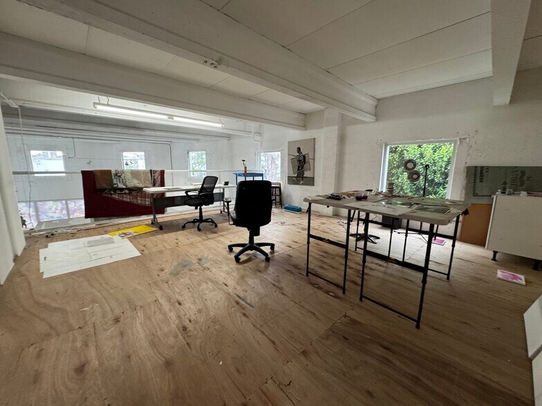 More Photos Of 297 NE 67th St, Miami Warehouse For Lease