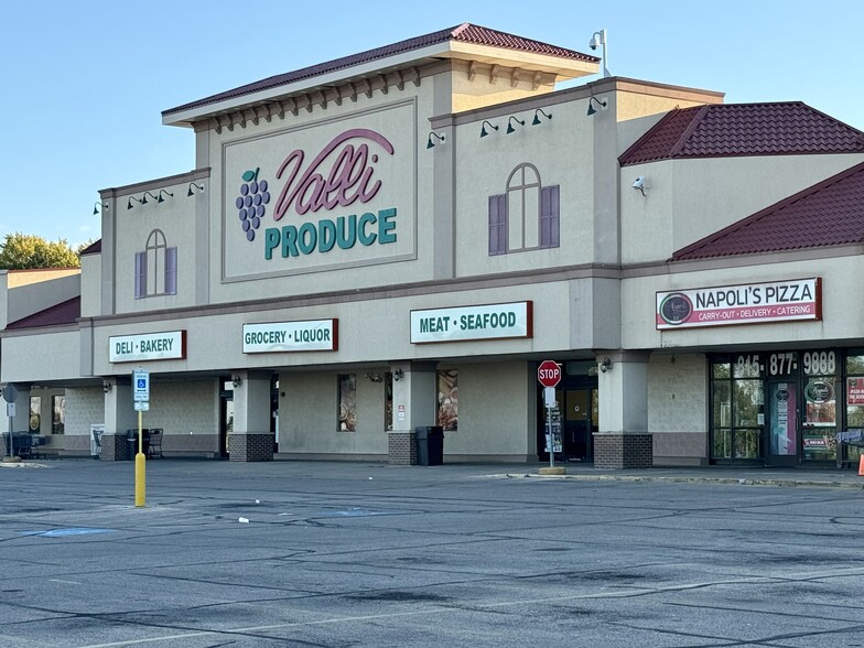 Primary Photo Of 6550 N Alpine Rd, Loves Park Supermarket For Lease