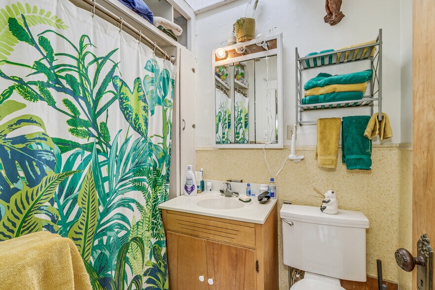 More Photos Of 3701 S Lyndale Ave, Minneapolis Storefront Retail Residential For Sale