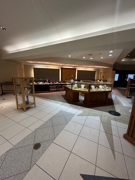 More Photos Of 75 Smithfield Blvd, Plattsburgh General Retail For Lease