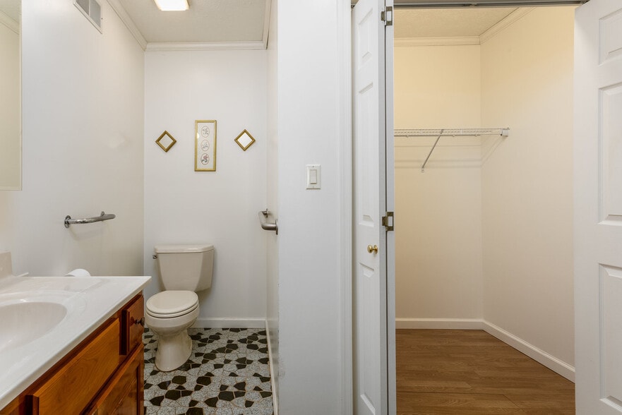 More Photos Of 8 Rainbow Ln, Waynesboro Assisted Living For Sale