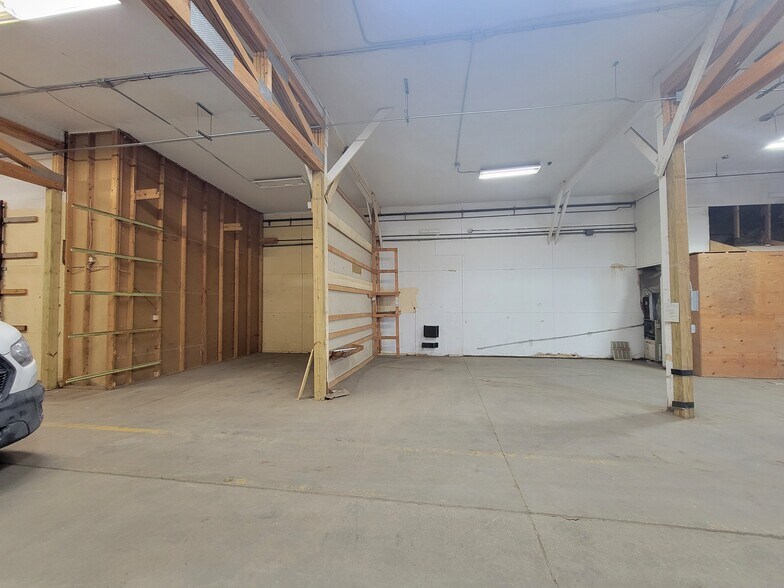 More Photos Of 1417 N A Ave, Sioux Falls Warehouse For Lease