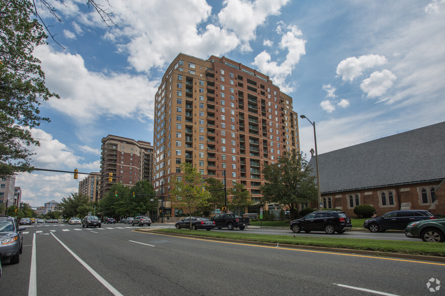 Primary Photo Of 901 N Nelson St, Arlington Apartments For Lease