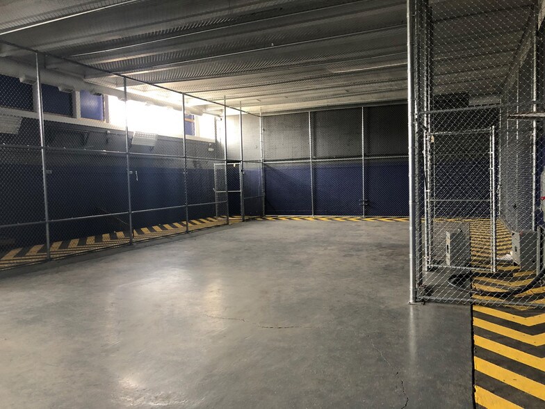 More Photos Of 900-902 Leonard St NW, Grand Rapids Storefront Retail Office For Sale