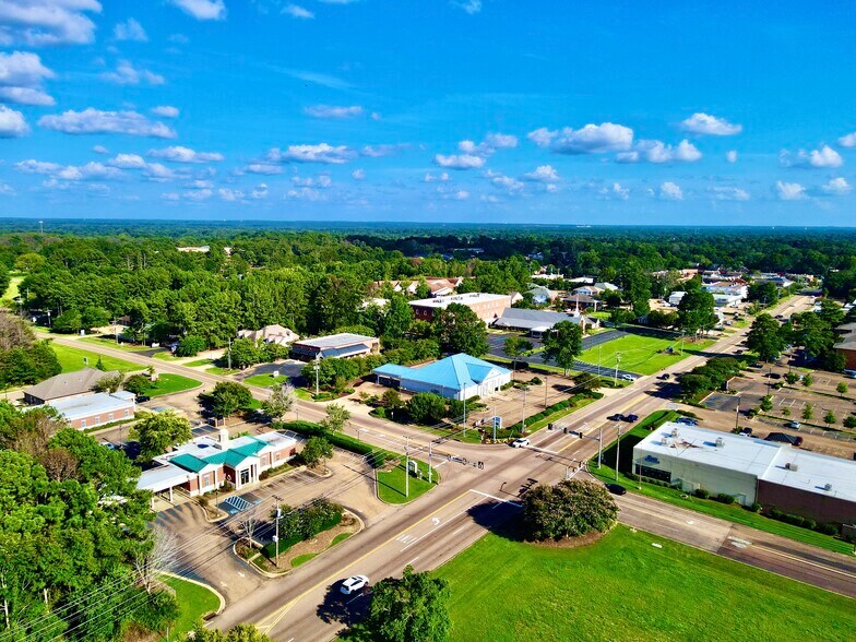 More Photos Of 740 S Pear Orchard Rd, Ridgeland Bank For Sale