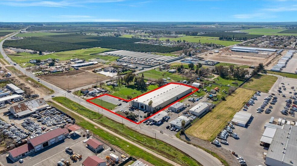 More Photos Of 1343 S Main St, Porterville Warehouse For Sale