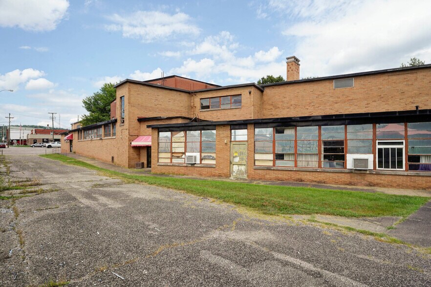 More Photos Of 302 21st St, Nitro Office Residential For Sale