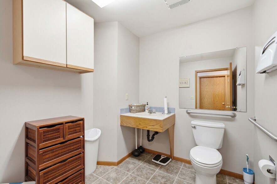 More Photos Of 2802 Madison Square Dr, Loveland Medical For Sale