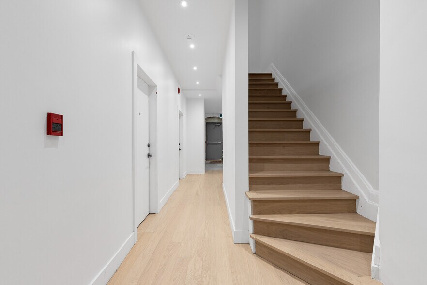 More Photos Of 2066-2070 Av Lincoln, Montréal Apartments For Sale