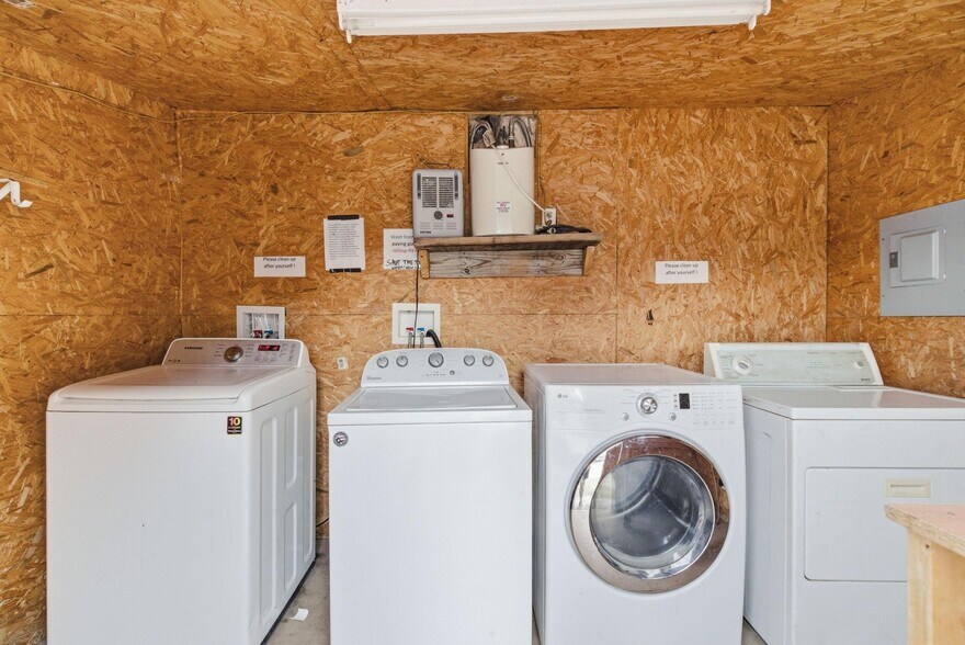 More Photos Of 395 Mary Dr, Weatherford Trailer Camper Park For Sale