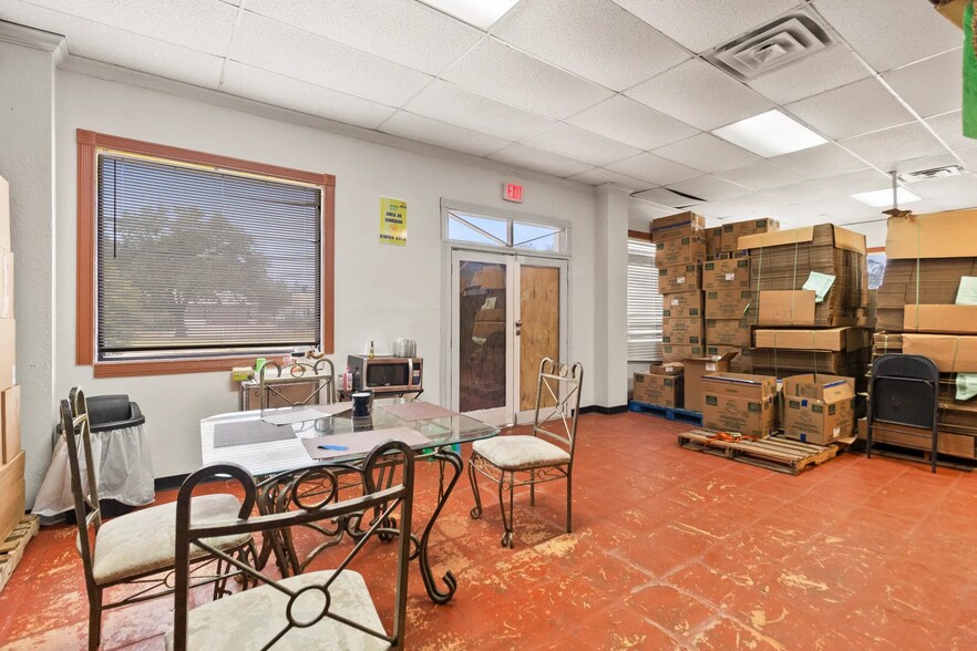 More Photos Of 14613 S Post Oak Rd, Houston Restaurant For Sale