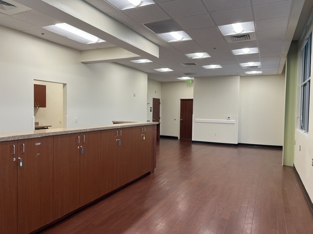 More Photos Of 40107 Highway 27, Davenport Medical For Lease