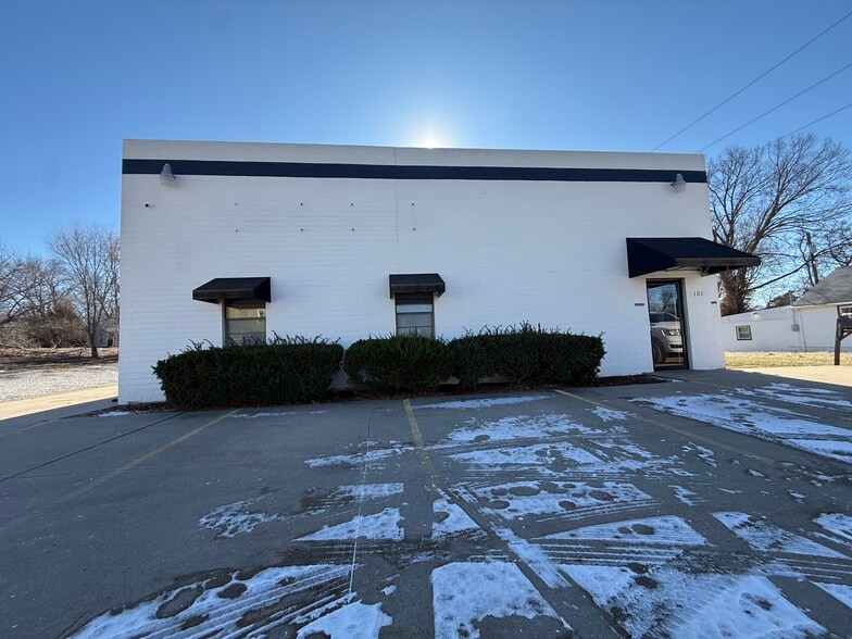 More Photos Of 101 W Shrader St, Liberty Manufacturing For Lease