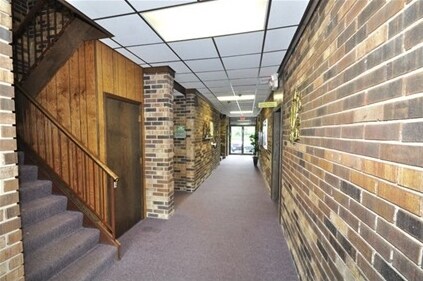 More Photos Of 95 W Grand Ave, Lake Villa Medical For Lease
