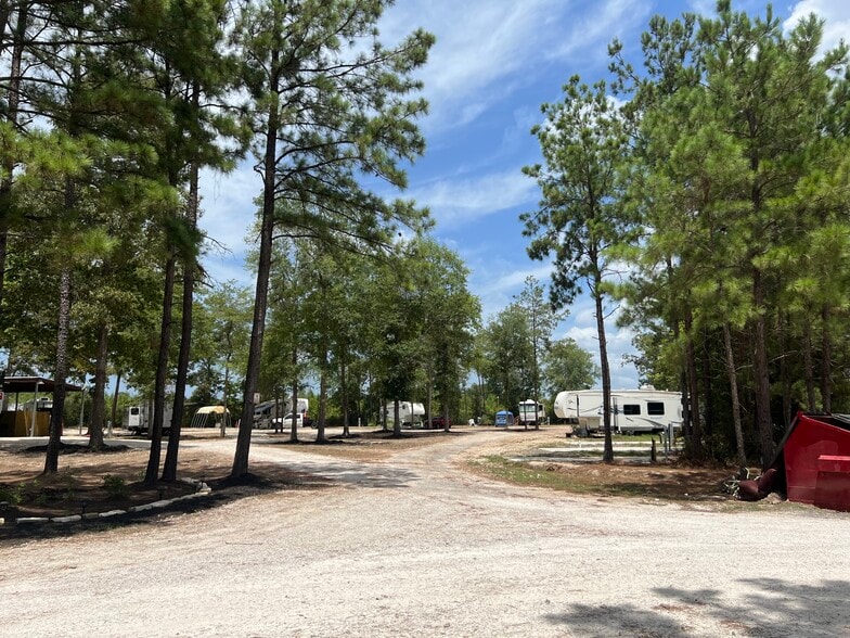 More Photos Of 6300 FM 3081, Willis Manufactured Housing Mobile Home Park For Sale