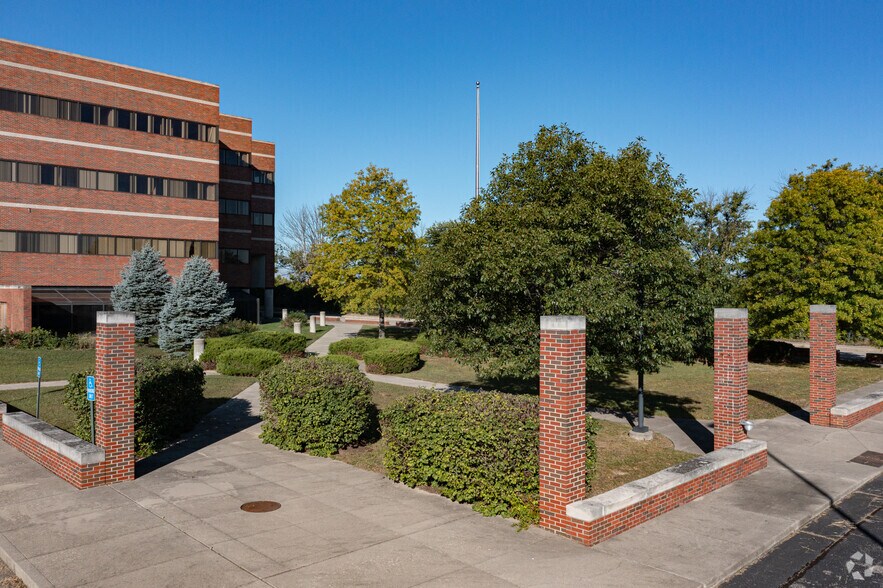 More Photos Of 480 Vantage Pt, Miamisburg Medical For Lease