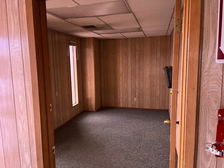 More Photos Of 2715 S County Road 1206, Midland Industrial For Lease