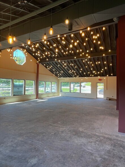 More Photos Of 1401 Montgomery Hwy, Birmingham Storefront Retail Office For Sale