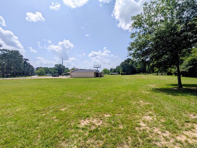 More Photos Of 5733 Highway 69 S, Kountze Freestanding For Sale