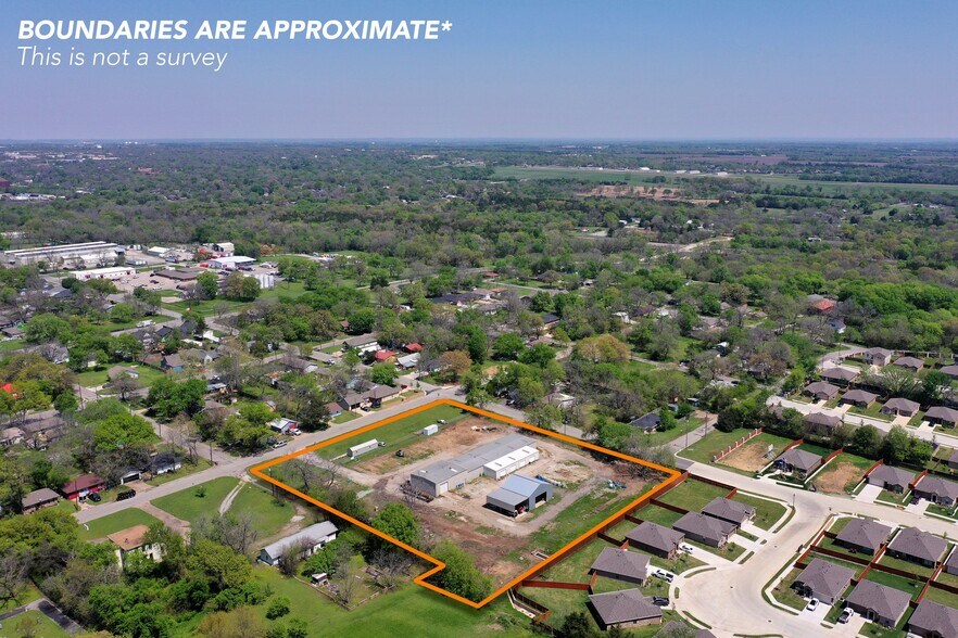 More Photos Of 224 E Cottage St, Sherman Warehouse For Sale