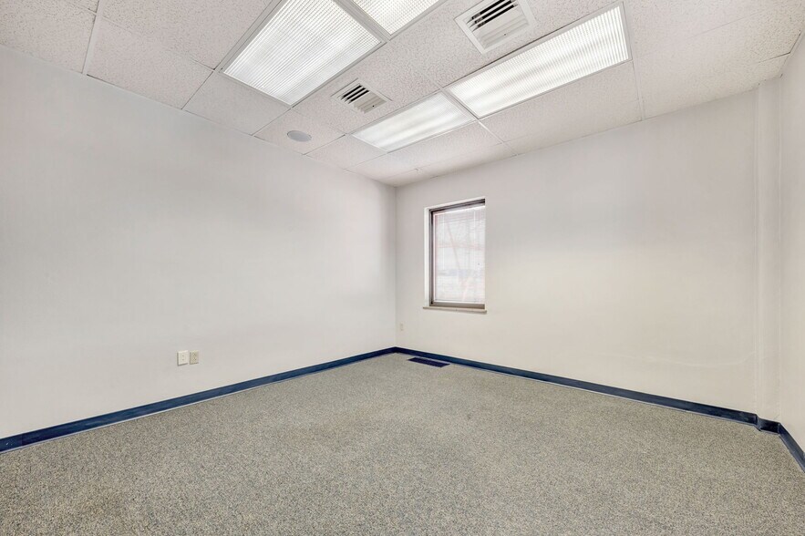 More Photos Of 150 Hillside Dr, Bethel Park Office For Lease