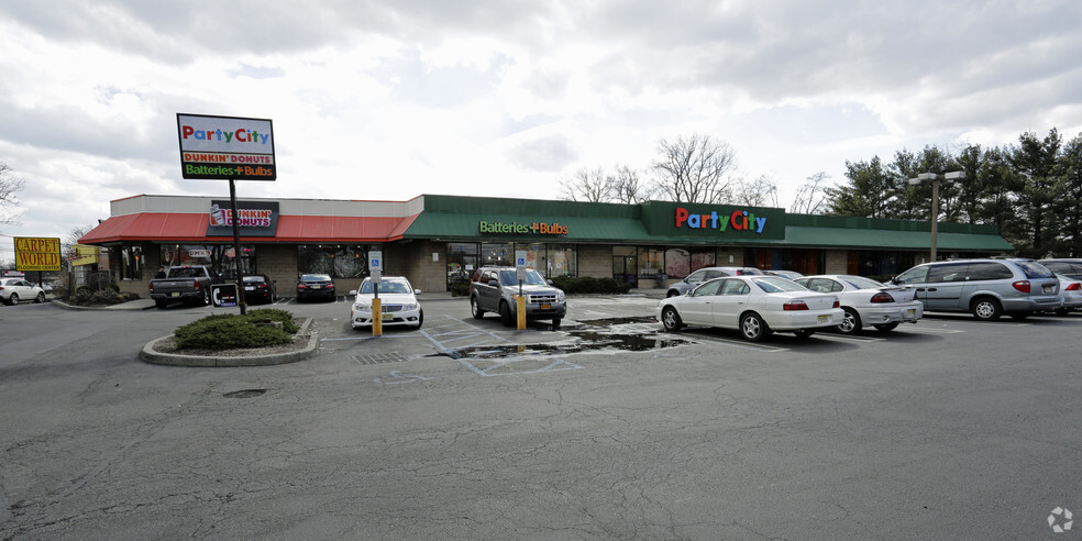 Primary Photo Of 669 Rt-17, Paramus Freestanding For Lease