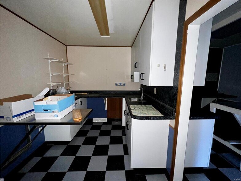 More Photos Of 22199 Highway Y, Saint Robert Medical For Sale