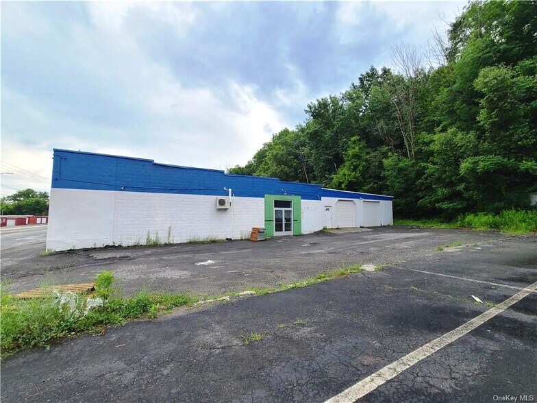 More Photos Of 144 Mill St, Liberty Auto Repair For Sale