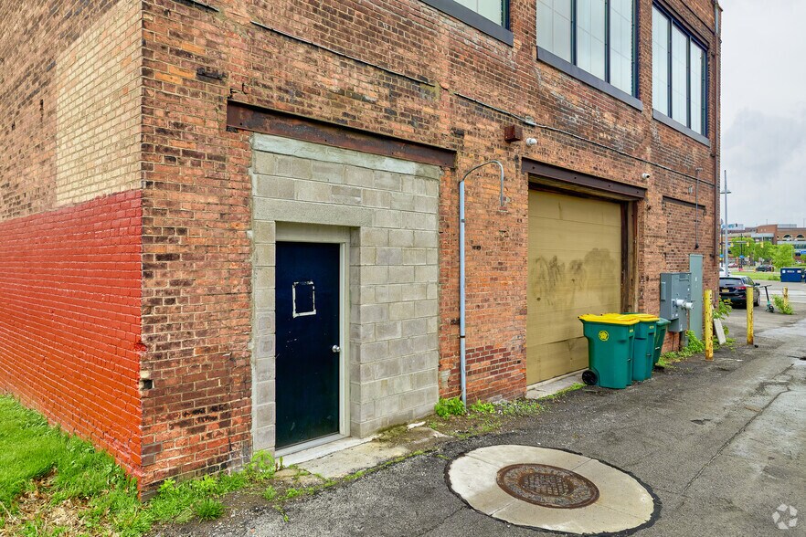 More Photos Of 190-194 Monroe Ave, Rochester Storefront Retail Office For Lease