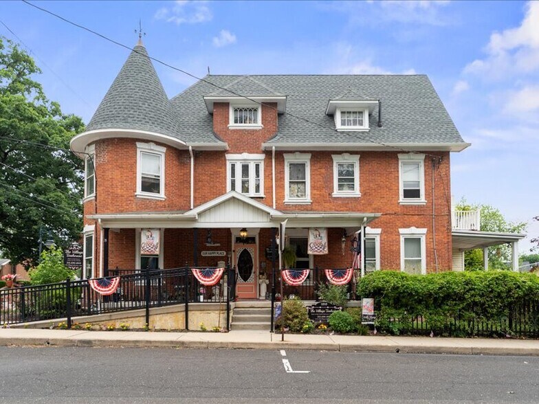 Primary Photo Of 1919 W Point Pike, Lansdale Freestanding For Sale