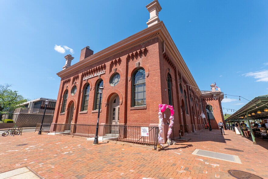 More Photos Of 1010 Pennsylvania Ave SE, Washington Hospitality For Sale