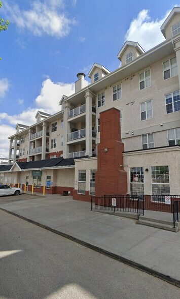 More Photos Of 585 St Albert Trl, St. Albert Restaurant For Lease