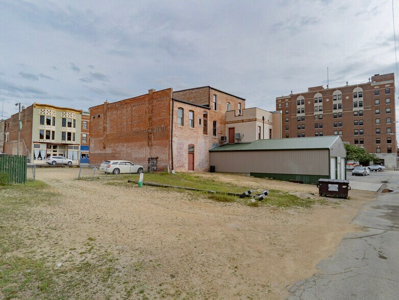 More Photos Of 217 W Main St, Freeport Office Residential For Sale