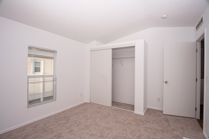 More Photos Of 15348 Running Deer Trl, Poway Manufactured Housing Mobile Home Park For Sale