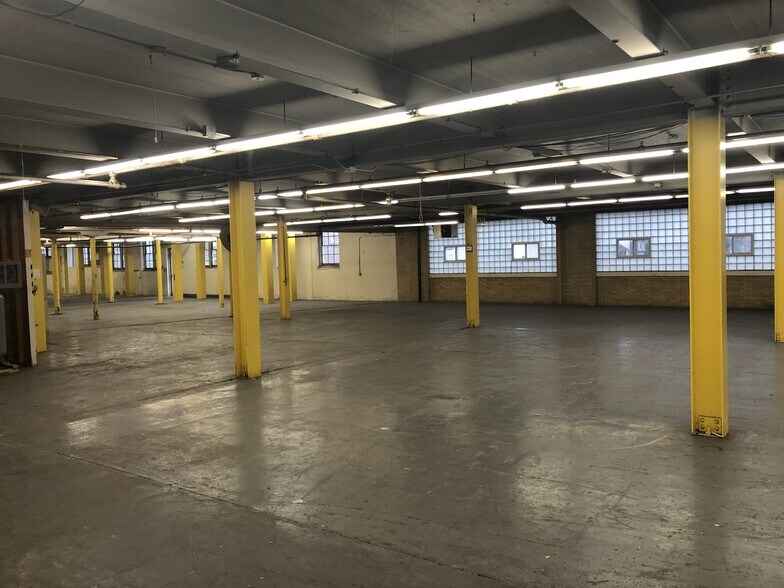 More Photos Of 2 W Wyomissing Ave, Mohnton Manufacturing For Lease